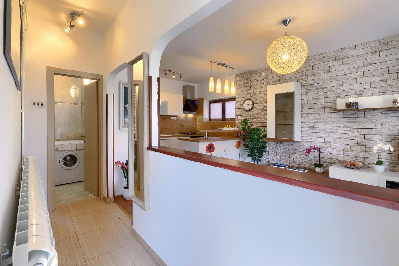 Stylish Flats With Two Bedrooms In *