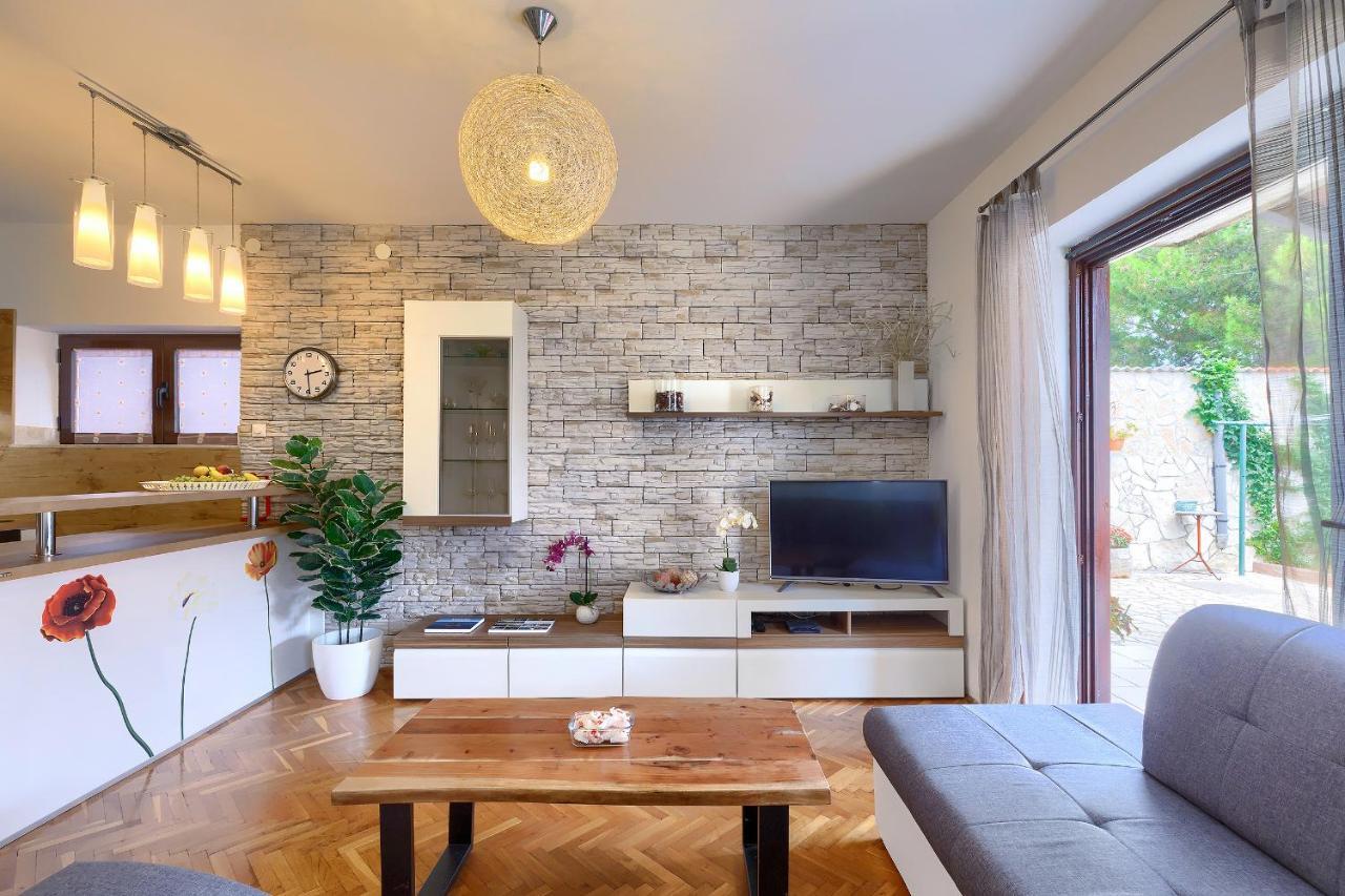 Stylish Flats With Two Bedrooms In Apartmán