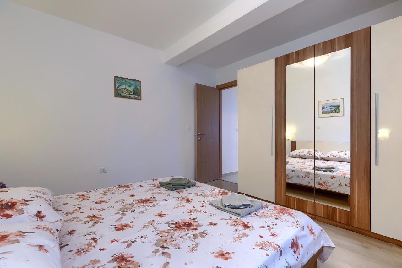 Stylish Flats With Two Bedrooms In Apartmán Premantura