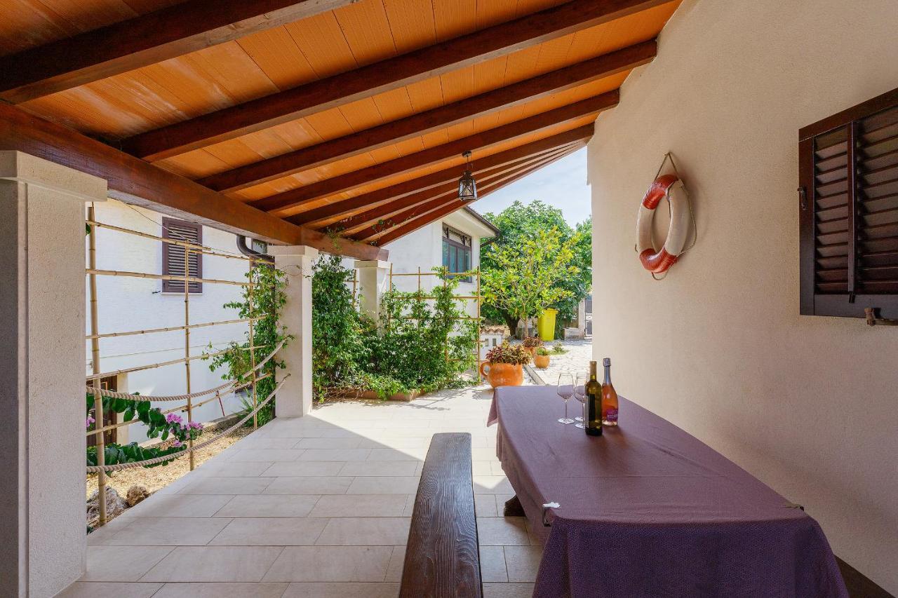 Stylish Flats With Two Bedrooms In Apartmán Premantura