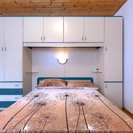 Stylish Flats With Two Bedrooms In Premantura Exterior photo
